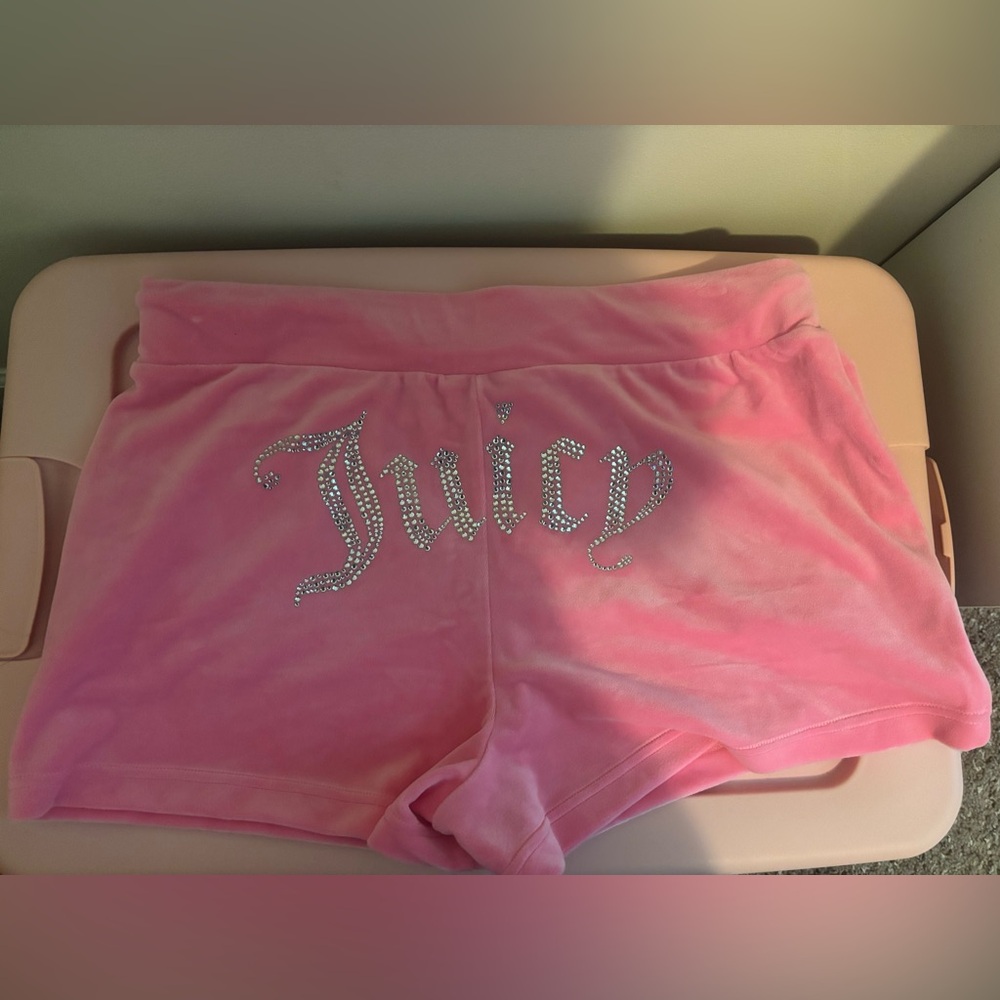 BRAND NEW JUICY COUTURE VOLUR SHORTS